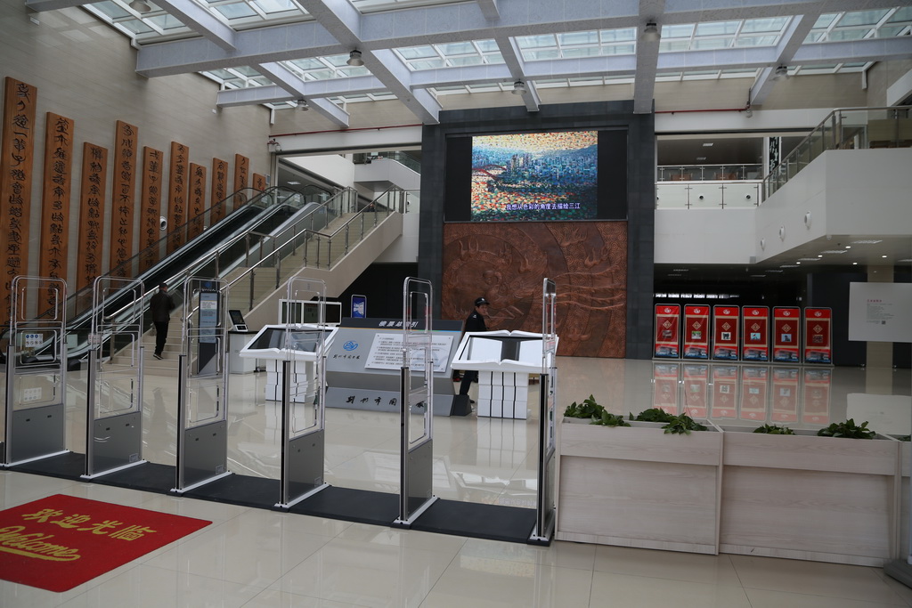 1577172372589037917.jpg?v=1761686324117 安全通道1.jpg?v=1761686324117