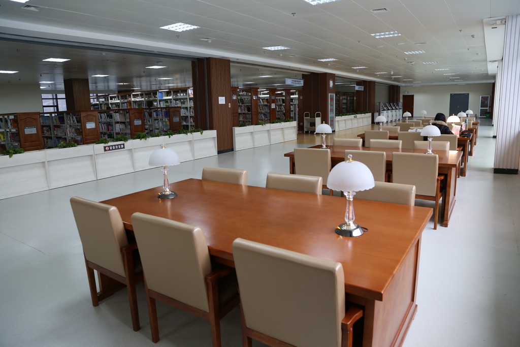 1577173396417089018.jpg?v=1776342362251 三楼阅览区.jpg?v=1776342362251