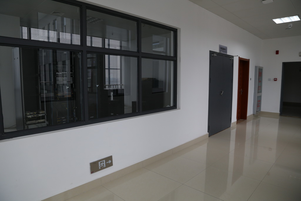 1577173423665031874.jpg?v=1766751264065 机房.jpg?v=1766751264065